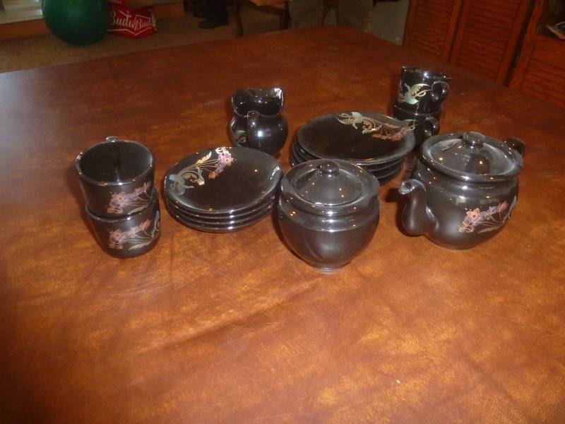 lot 116 image: Item # 61 Black Tea Set