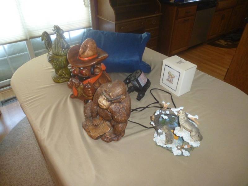 lot 138 image: Item # 83 Rooster Cookie Jar