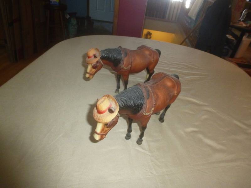 lot 145 image: Item 91 Horses x 2