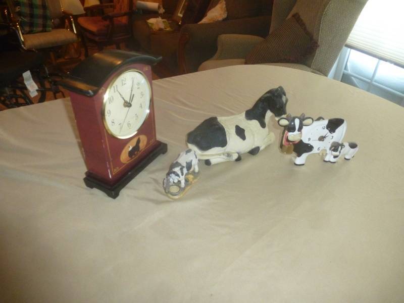 lot 151 image: Item # 97 Cow Figurines