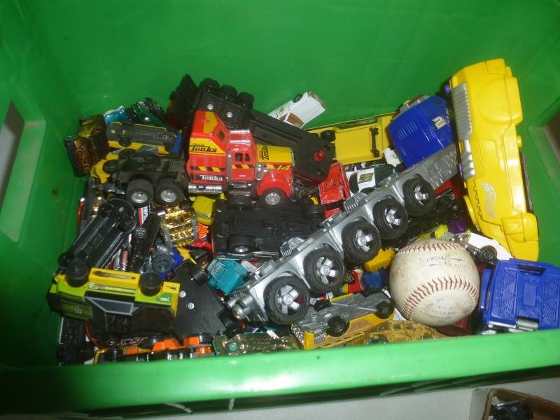 lot 159 image: Item # 103 Hot Wheels & Tonka