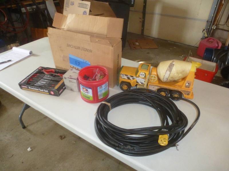 lot 164 image: Item # 108 Halogen Bulbs, Cement mixer truck