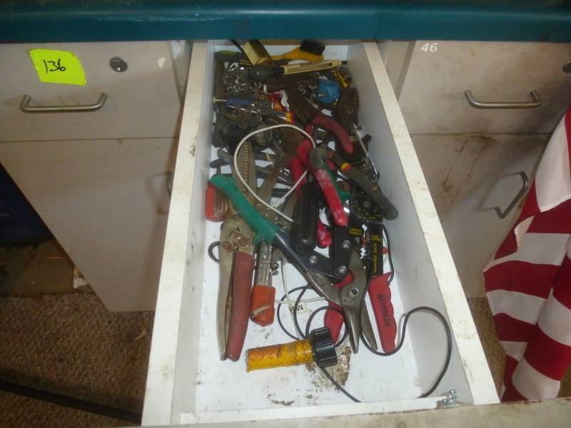 lot 192 image: Item # 137 Tin Snips Assorted Tools