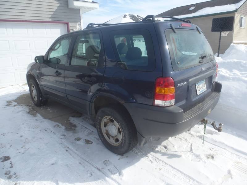 lot 1 image: 2004 Ford Escape 4WDAWD