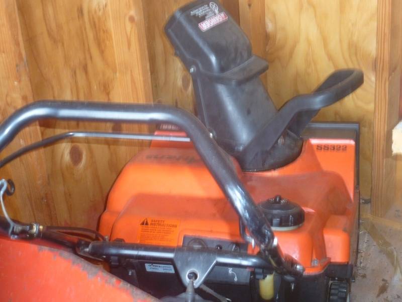 lot 2 image: Storage Shed Contents