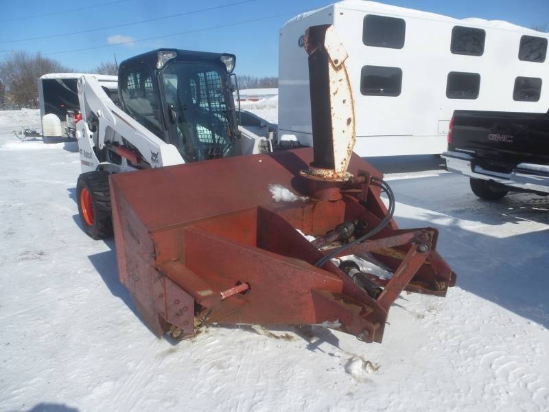 lot 1 image: 2005 Loftness Snow Blower