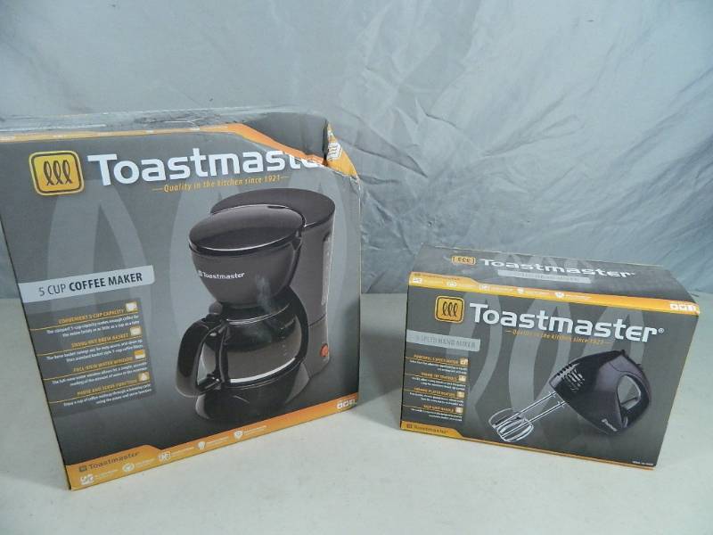 lot 68 image: 2 New Toastmaster Appliances
