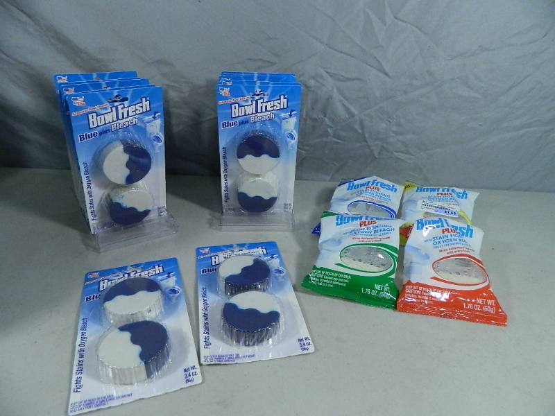 lot 84 image: 16 Packages of Toilet Bowl Cleaner