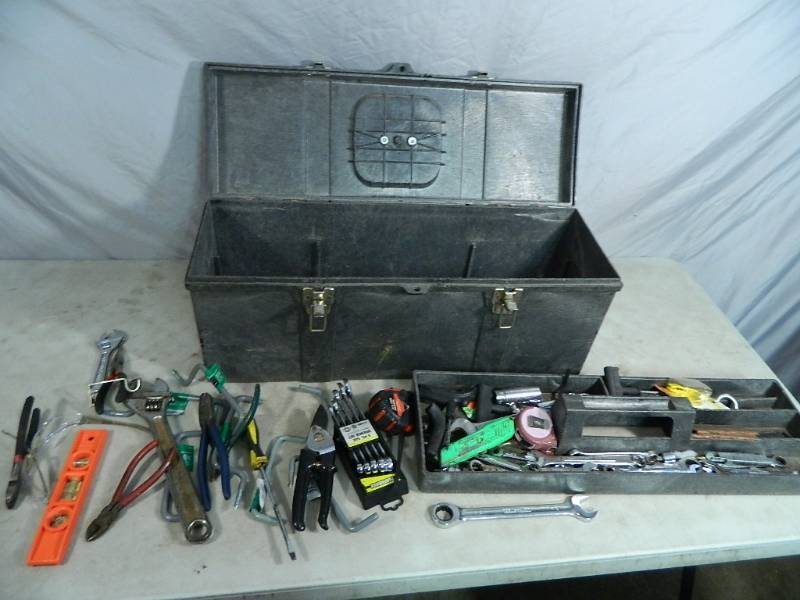 lot 102 image: Toolbox with Tools