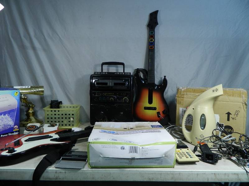 lot 110 image: Assorted Electronics
