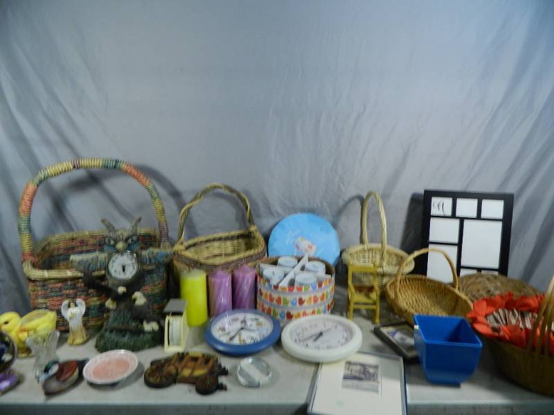 lot 119 image: Baskets, Home Decor, More