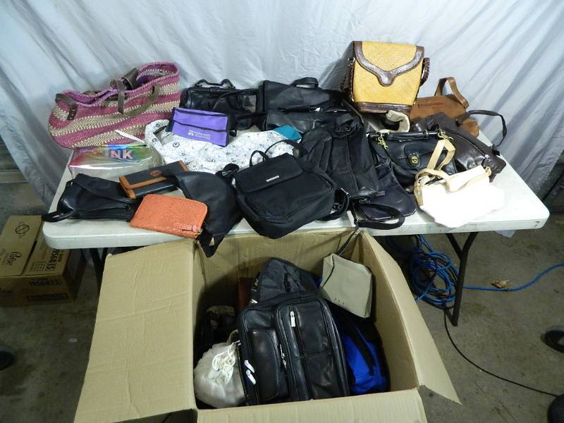 lot 149 image: LARGE Assortment of Purses, Bags, and More