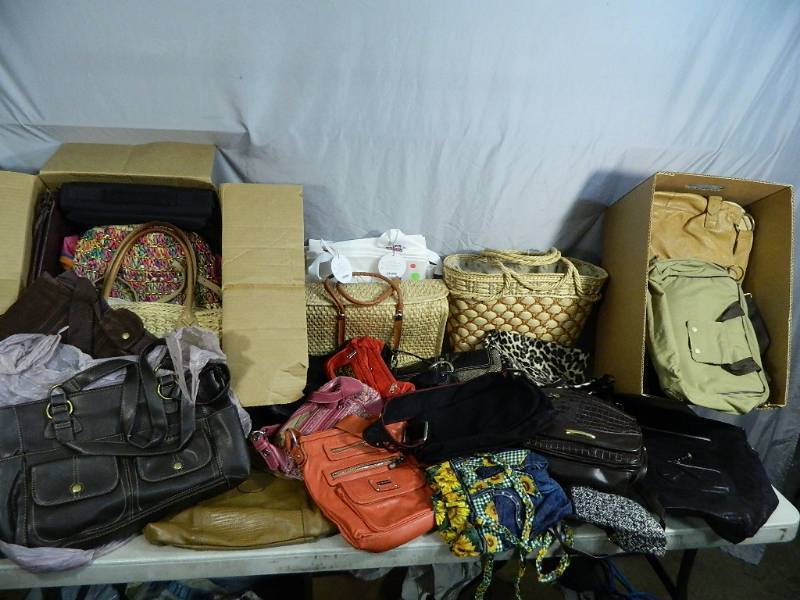 lot 152 image: Large Lot of Purses and More
