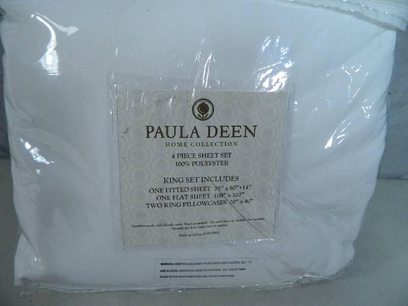 lot 11 image: New Paula Deen King Sheet Set