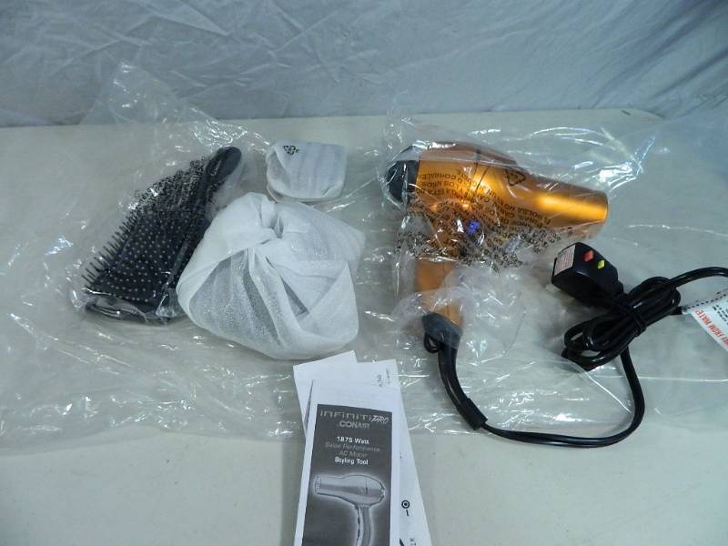 lot 15 image: New Conair Hairdryer Set