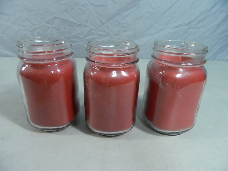 lot 26 image: 3 New Mason Jar Candles