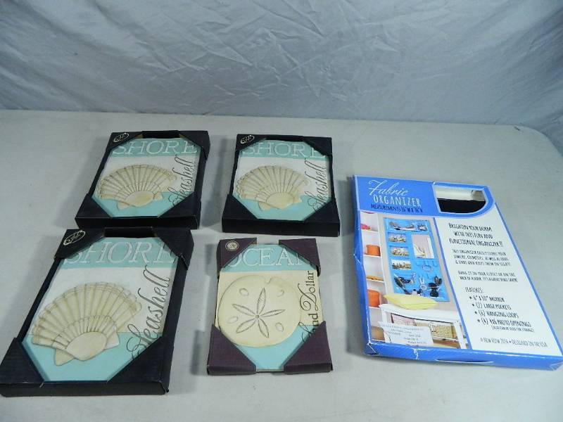 lot 52 image: New Pictures and New Organizer