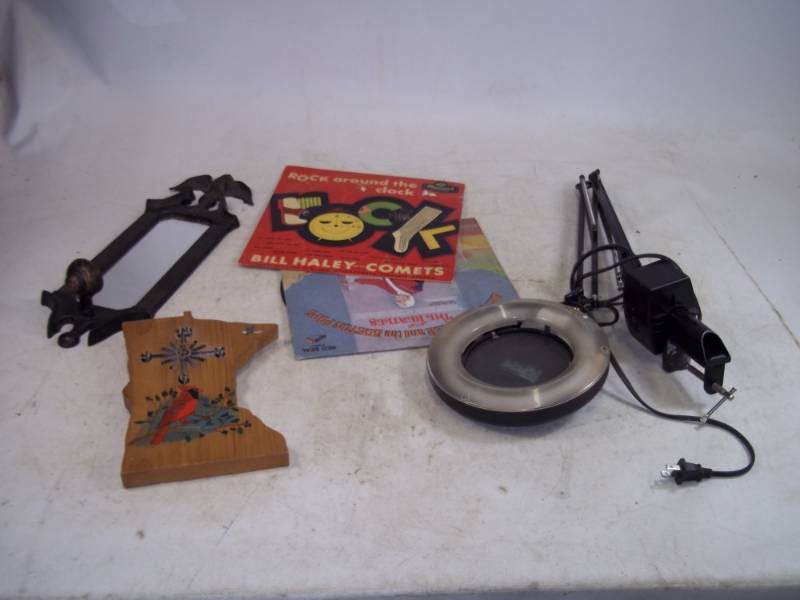Lighted Magnifier with dcor