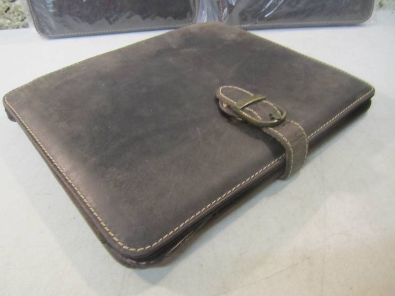 3 Canyon Outback Leather Bear Canyo...