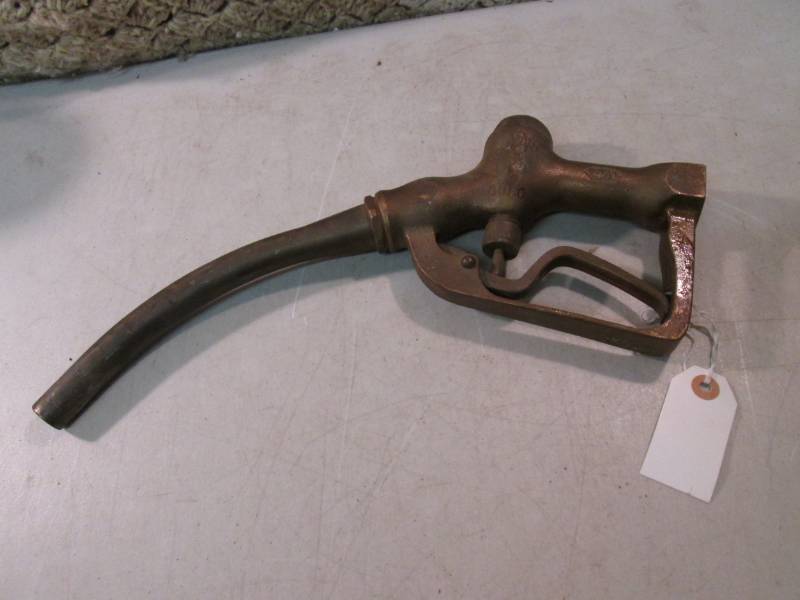 lot 5 image: Vintage OPW 411 Brass Nozzle 16  R...