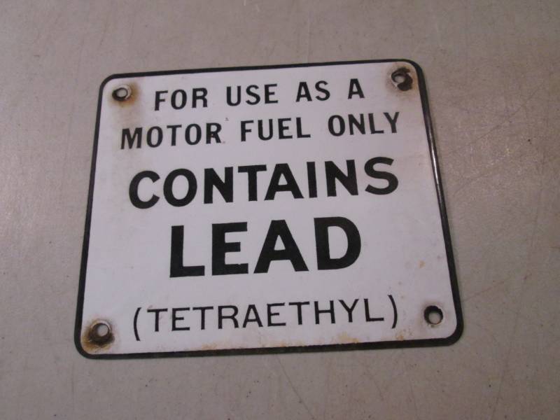 lot 8 image: Vintage Contains Lead Porcelain Sig...