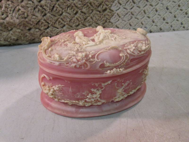 lot 16 image: Large Vintage Genuine Incolay Stone...