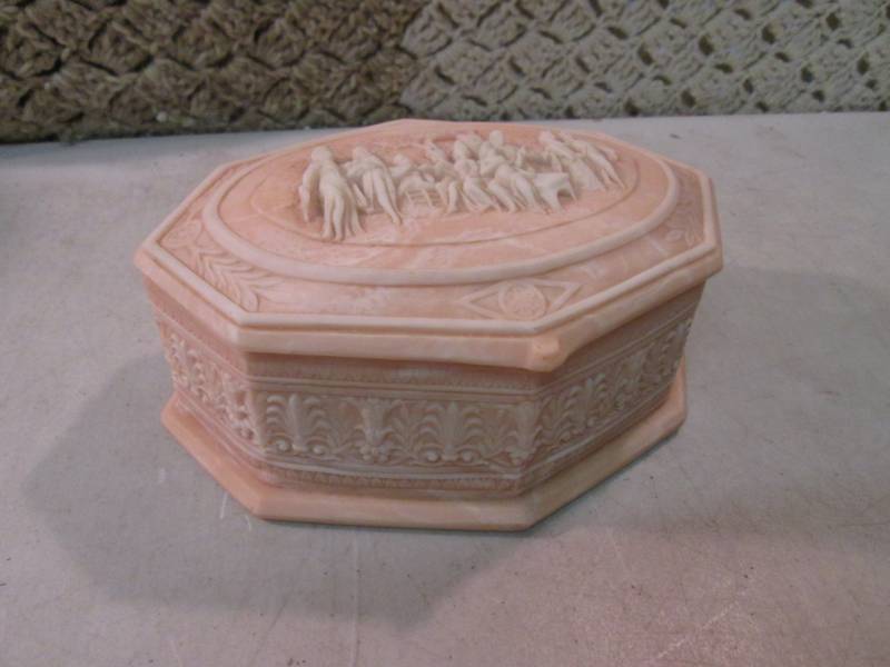 lot 17 image: Vintage Genuine Incolay Stone Trink...