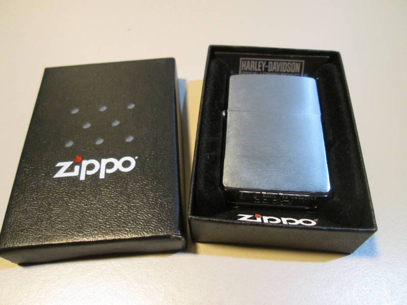 lot 34 image: Zippo Lighter in Box Looks Unused  ...