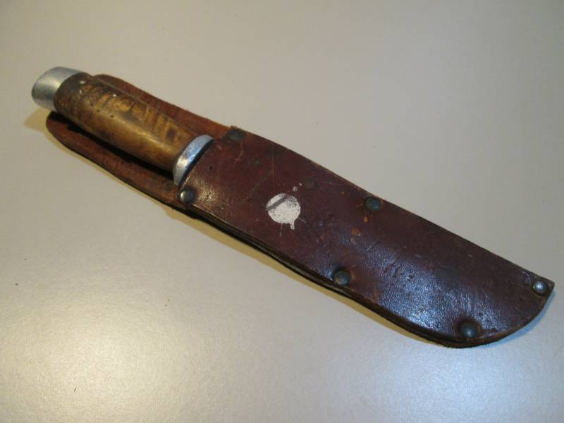 lot 47 image: Vintage 10 Knife with Sheath  FS...
