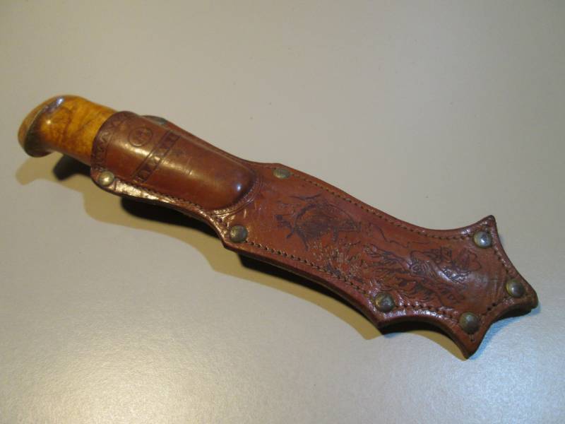 lot 55 image: Vintage 8 Knife with Sheath  FS...