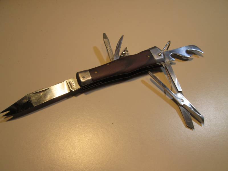 lot 76 image: Multi-Blade Pocket Knife Approx 4 3...