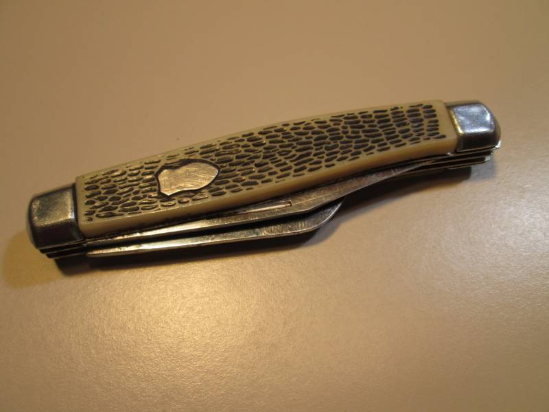 lot 92 image: Vintage Made in China 2-Blade Pocke...