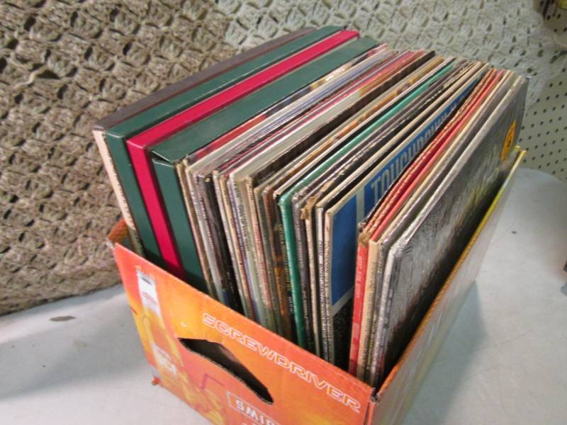 lot 113 image: Lot of Vintage Records Including 5 ...