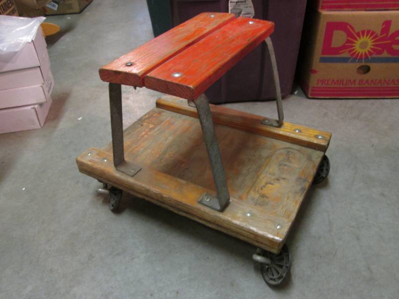 lot 114 image: Small Seat on Casters  12 x 16 x ...