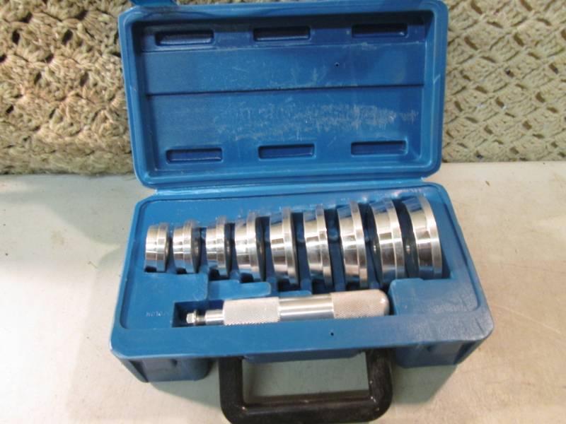 lot 120 image: 10-Piece Bearing Race and Seal Inst...