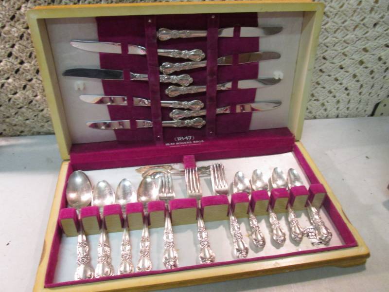 lot 129 image: Vintage 1847 Rogers Bros. Americas ...