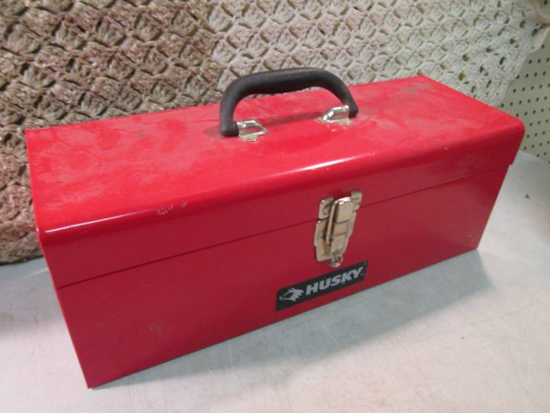 lot 142 image: Huskey Tool Box Full of Wrenches an...