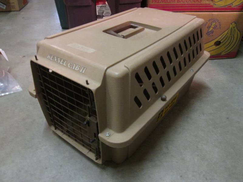 lot 168 image: Kennel Cab II Pet Kennel 12 x 12 ...