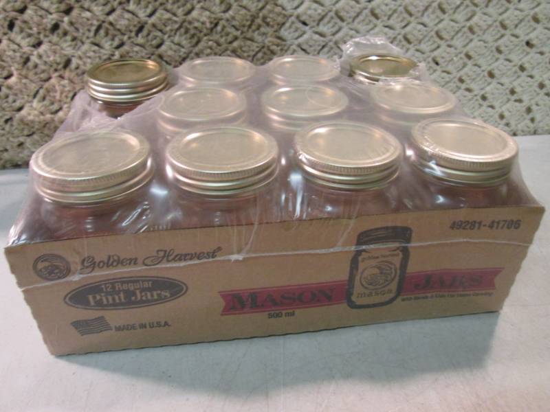 lot 191 image: Lot of 11 Pint Mason Jars with Lids...