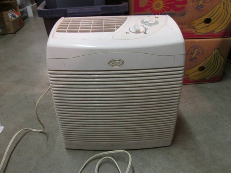 lot 192 image: Hunter Ion Generator  F-3...