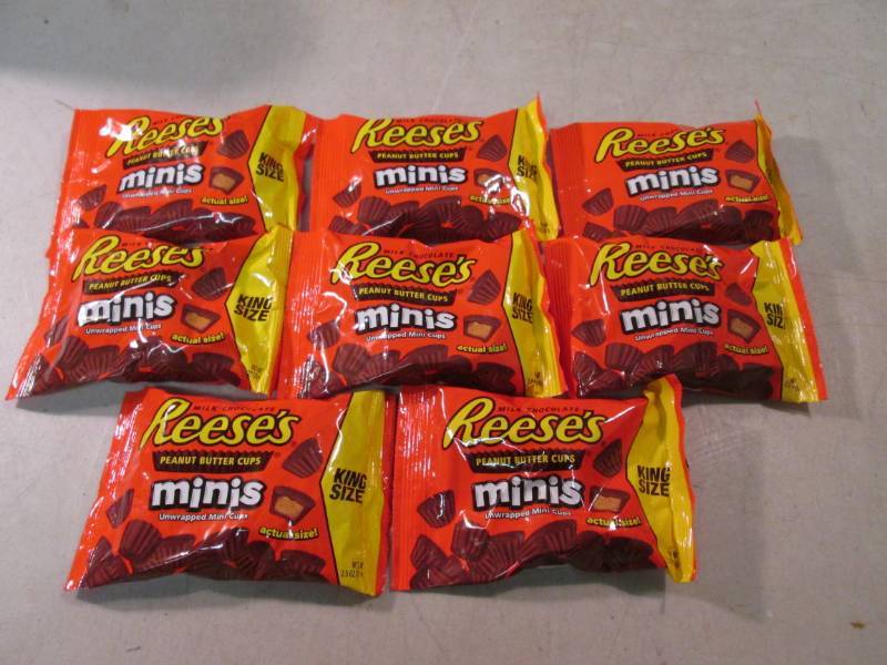 lot 212 image: 8 King Size Bags of Reeses Minis Pe...