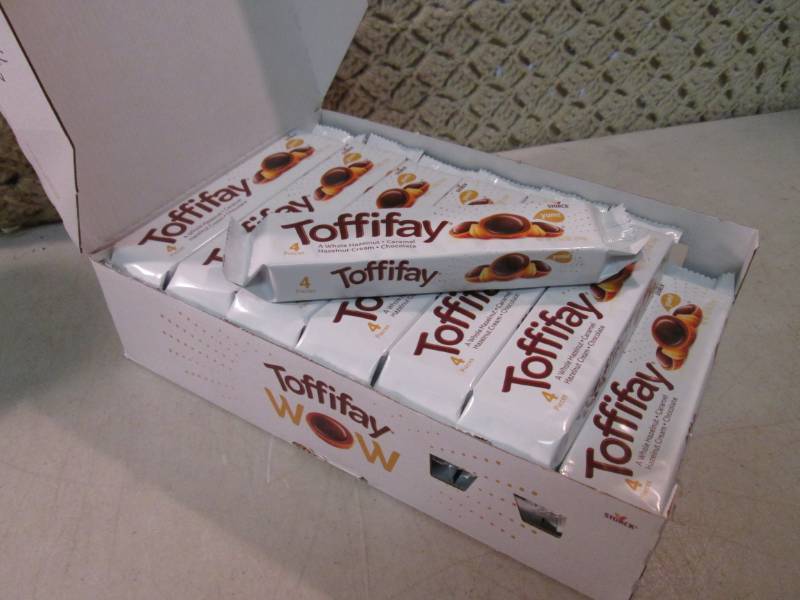 lot 214 image: Box of 21 Toffifay 4 pc Packs Best ...