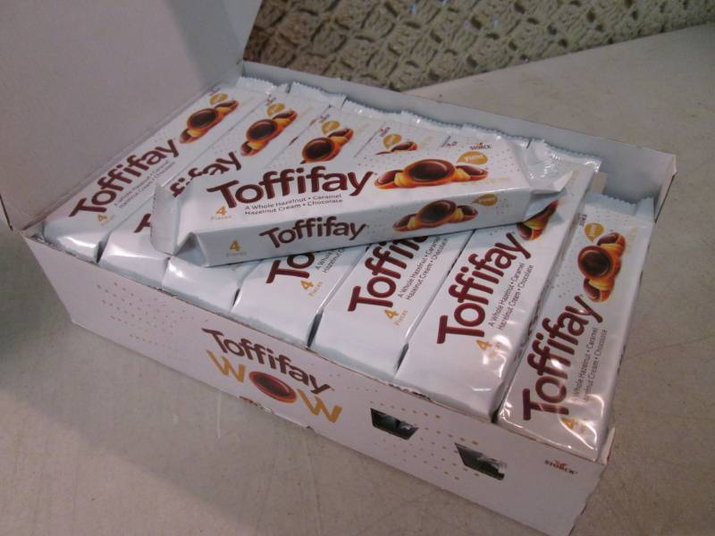 lot 215 image: Box of 21 Toffifay 4 pc Packs Best ...
