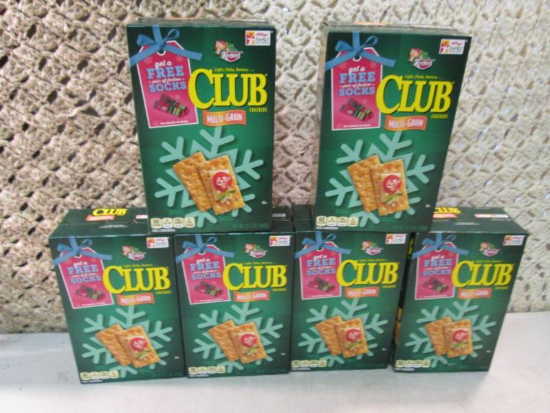 lot 233 image: 6 Boxes of Club Multi-Grain Cracker...