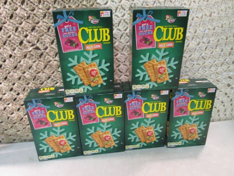 lot 234 image: 6 Boxes of Club Multi-Grain Cracker...