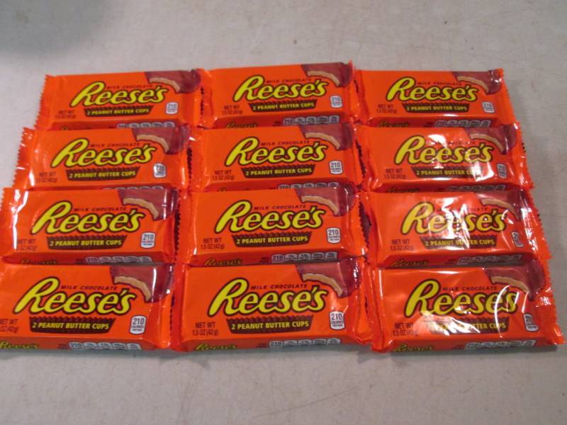 lot 241 image: 12 Reeses Peanut Butter Cups Best b...