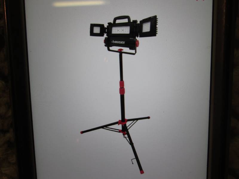 lot 261 image: Husky 3200-Lumen Multi-Directional ...