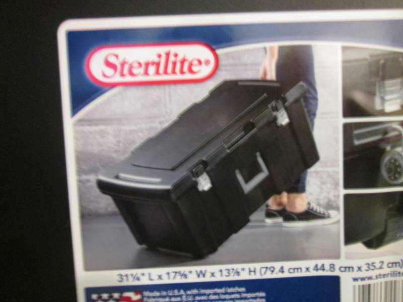 lot 269 image: Sterilite 92 quart Footlocker Stora...