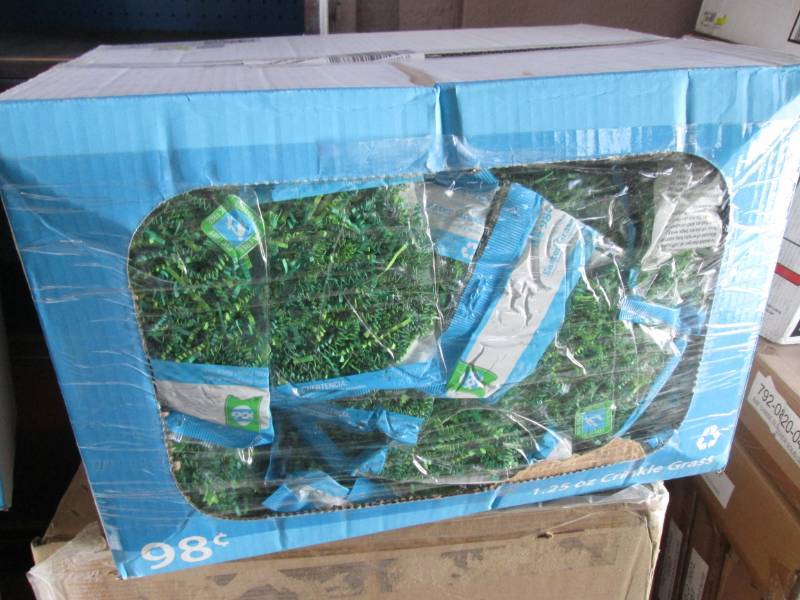 lot 300 image: Case of Green Easter Basket Grass  ...