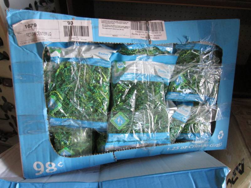 lot 301 image: Case of Green Easter Basket Grass  ...